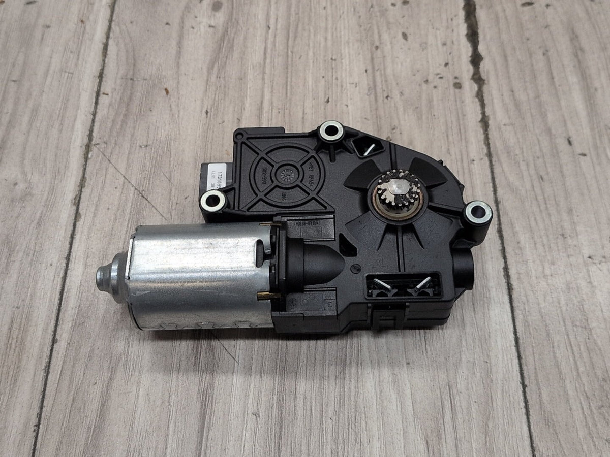 2017-2023 BMW M550i G30 Sunroof Sun Roof Glass Motor 7316535 OEM