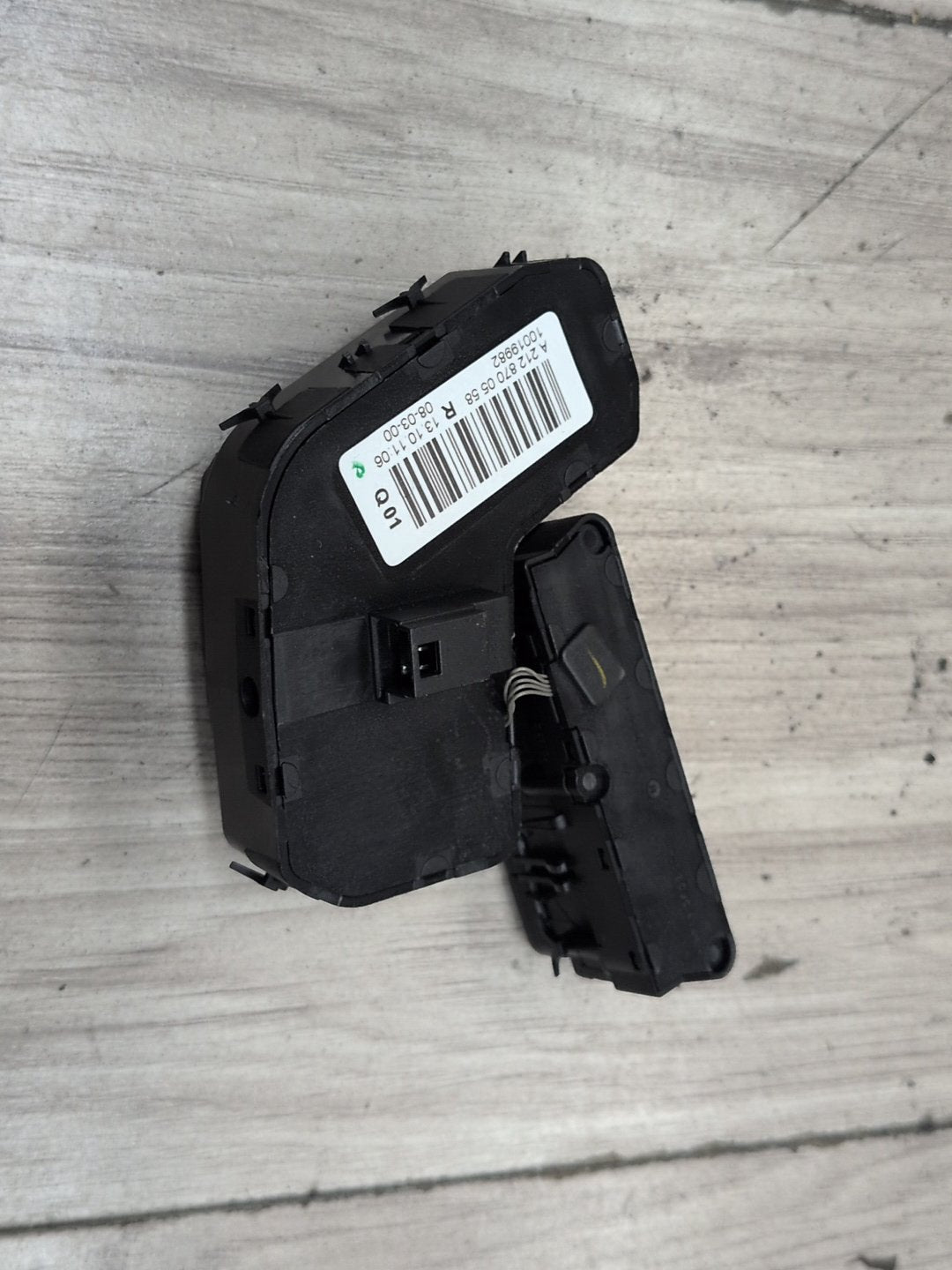 2009-2012 Mercedes-Benz E550 W212 Front Right Passenger Seat Memory Switch A2128700558 OEM