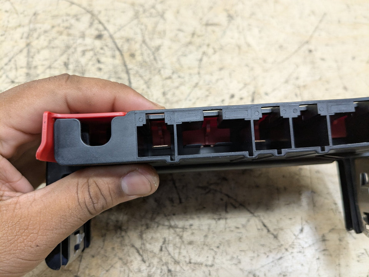 OEM BMW E90 E92 E93 Battery Power Lead Junction Distribution Fuse Box Voltage