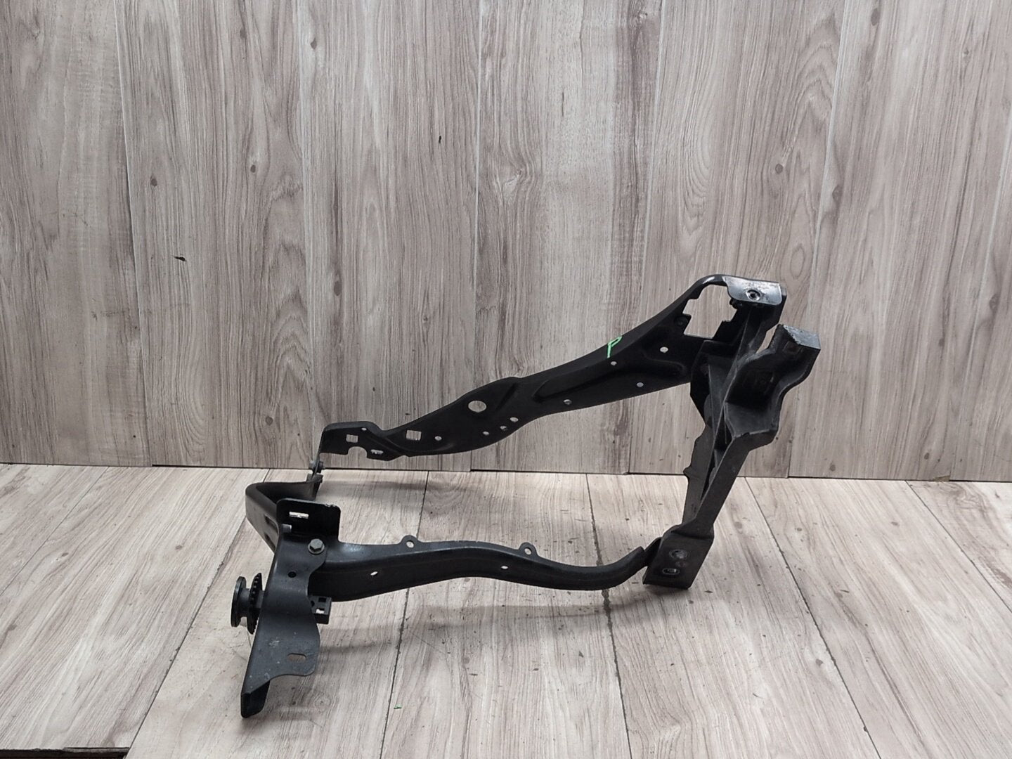 2009-2012 Mercedes-Benz E550 W212 Right Passenger Headlight Bracket 212620022