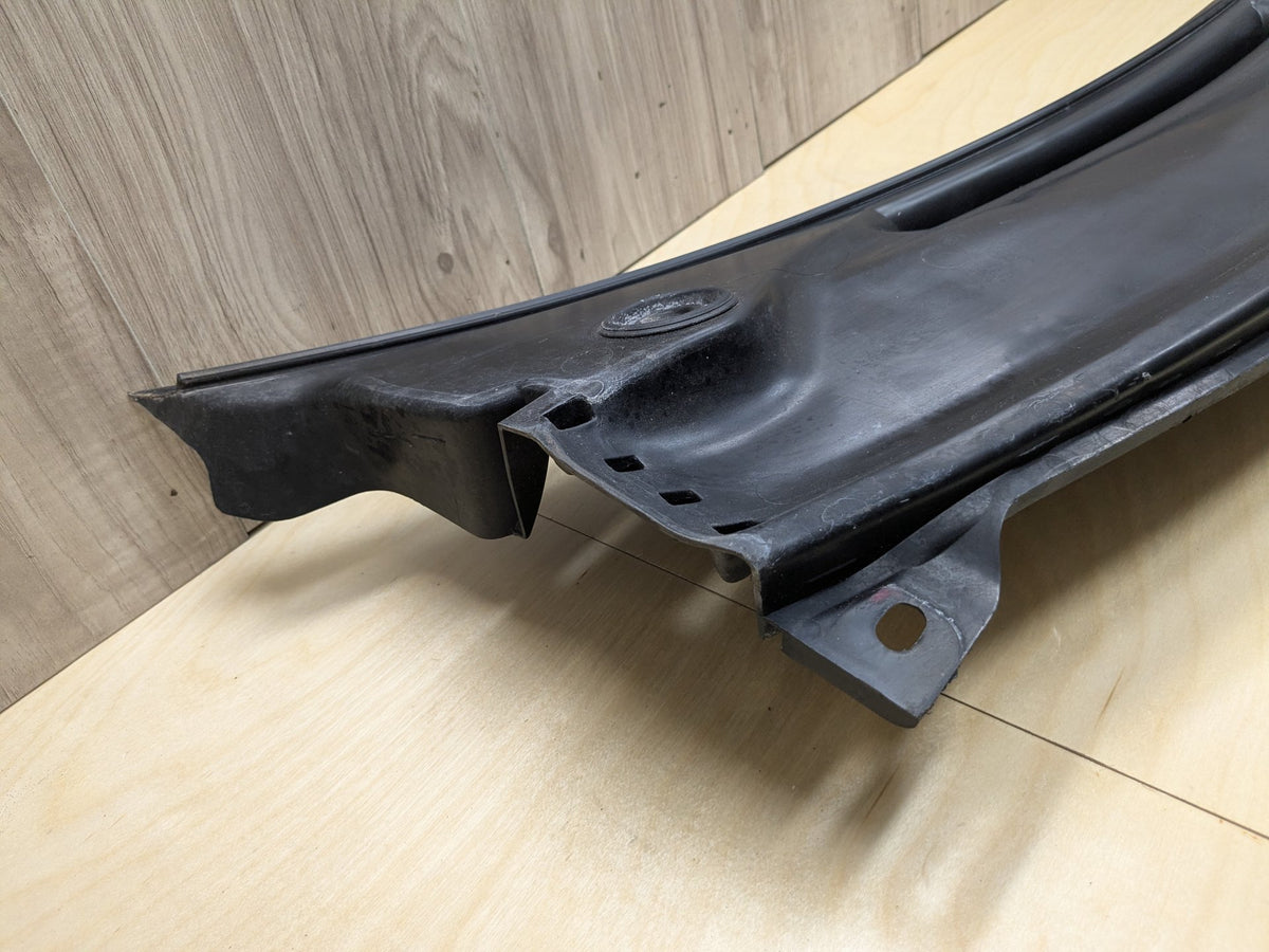 2009-2011 Mercedes-Benz SLK-Class R171 Front Windshield Cowl Vent Grill Cover