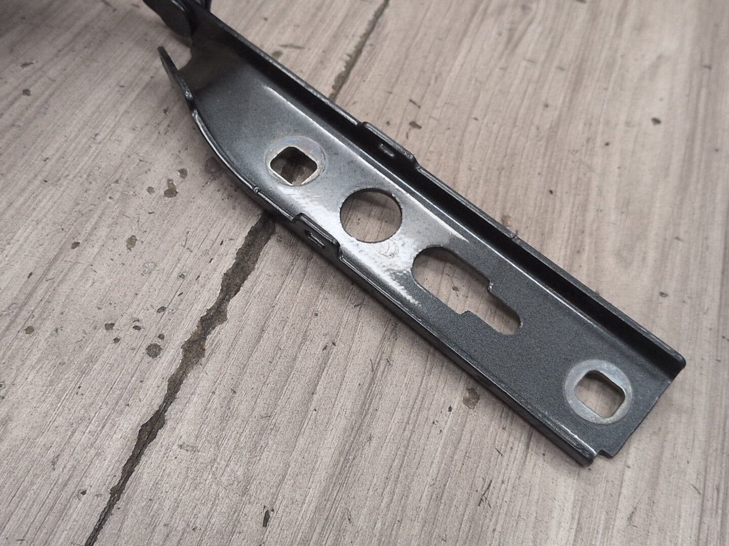 2015-2018 Audi Q3 8U Hood Bonnet Hinges SET 8U0823302