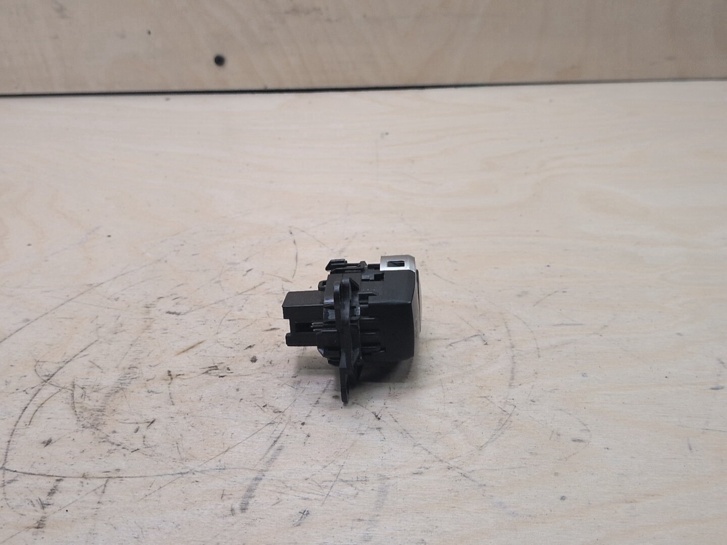 11-18 OEM BMW F25 F26 X3 X4 Engine Dash Start Stop Push Button Switch