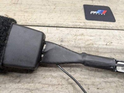 OEM BMW F90 G11 G12 G30 530 540 M550 750 M5 Front Left or Right Seatbelt Buckle