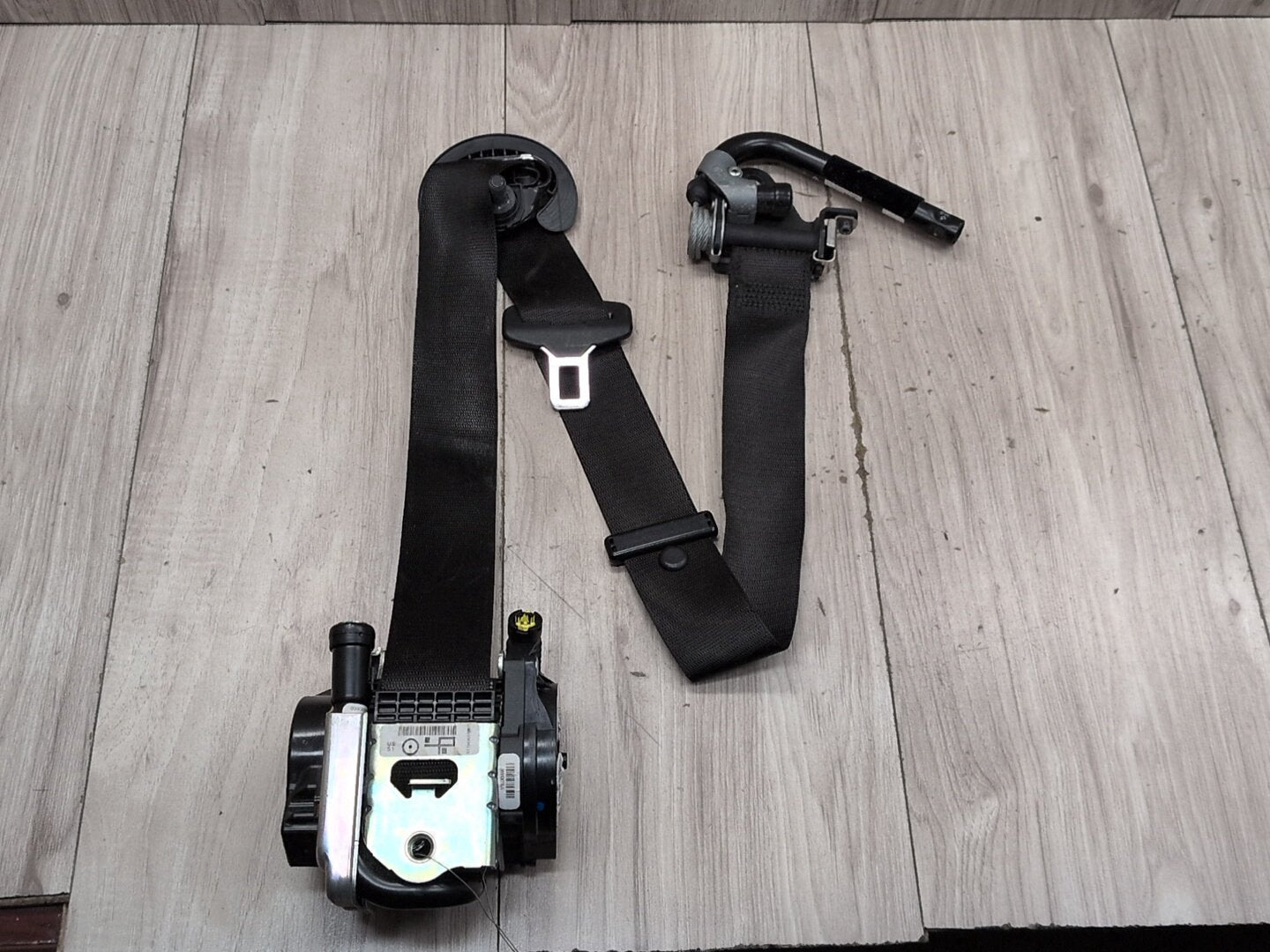 OEM BMW F15 F16 F85 X5 X6 Front Left Driver Seat Belt Seatbelt Retractor Black