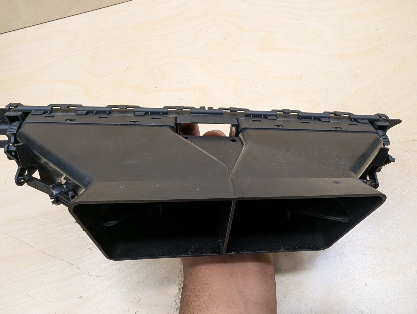 2007-2013 BMW 335i E93 Dashboard Dash Board Middle Center Air Vent 9151175
