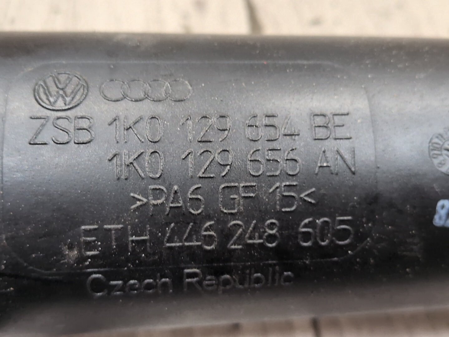 2015-2018 Audi Q3 8U Engine Motor Air Duct Tube Hose 1K0129654B