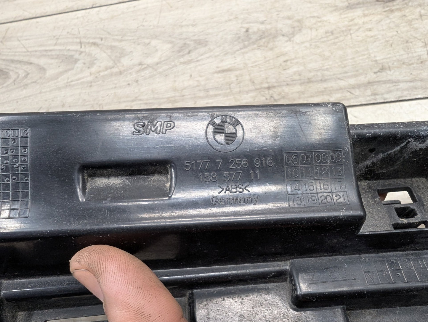 2012-2018 BMW 340i F30 Right Passenger Side Skirt Rocker Panel Bracket 7256916