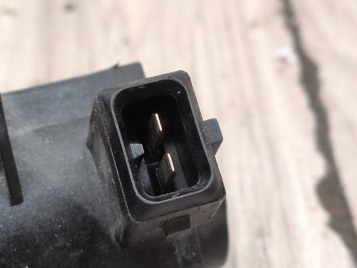 2011-2016 BMW M5 F10 Turbo Boost Pressure Solenoid Valve 7626351