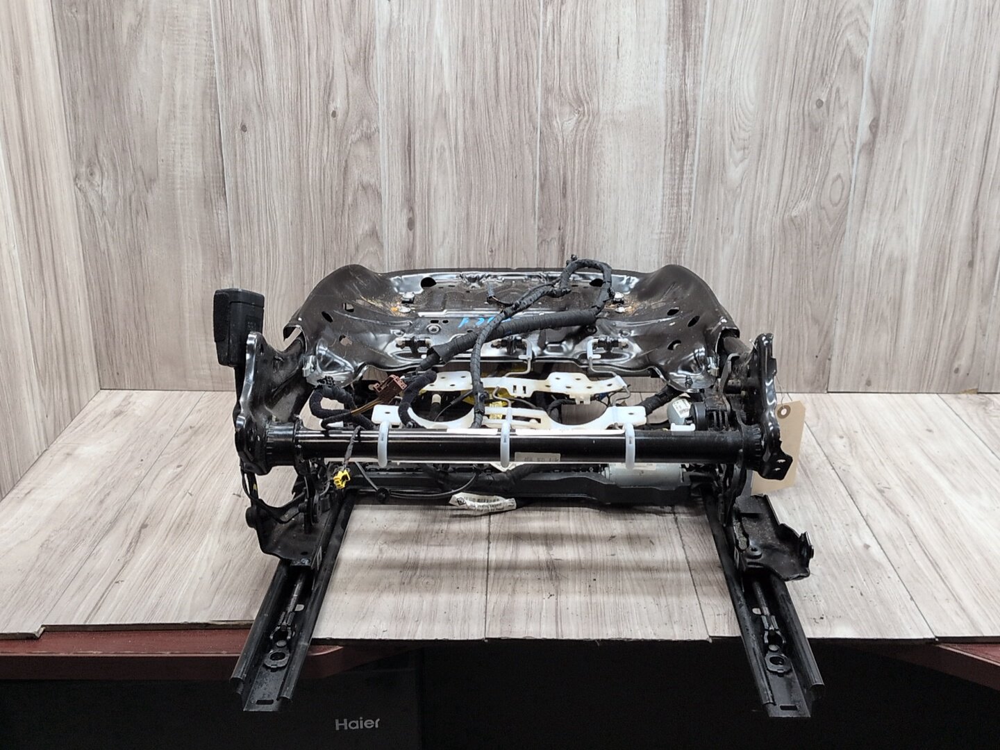 OEM BMW F97 G01 G02 G20 G26 X3 Front Right Passenger Lower Seat Frame w/ Motors