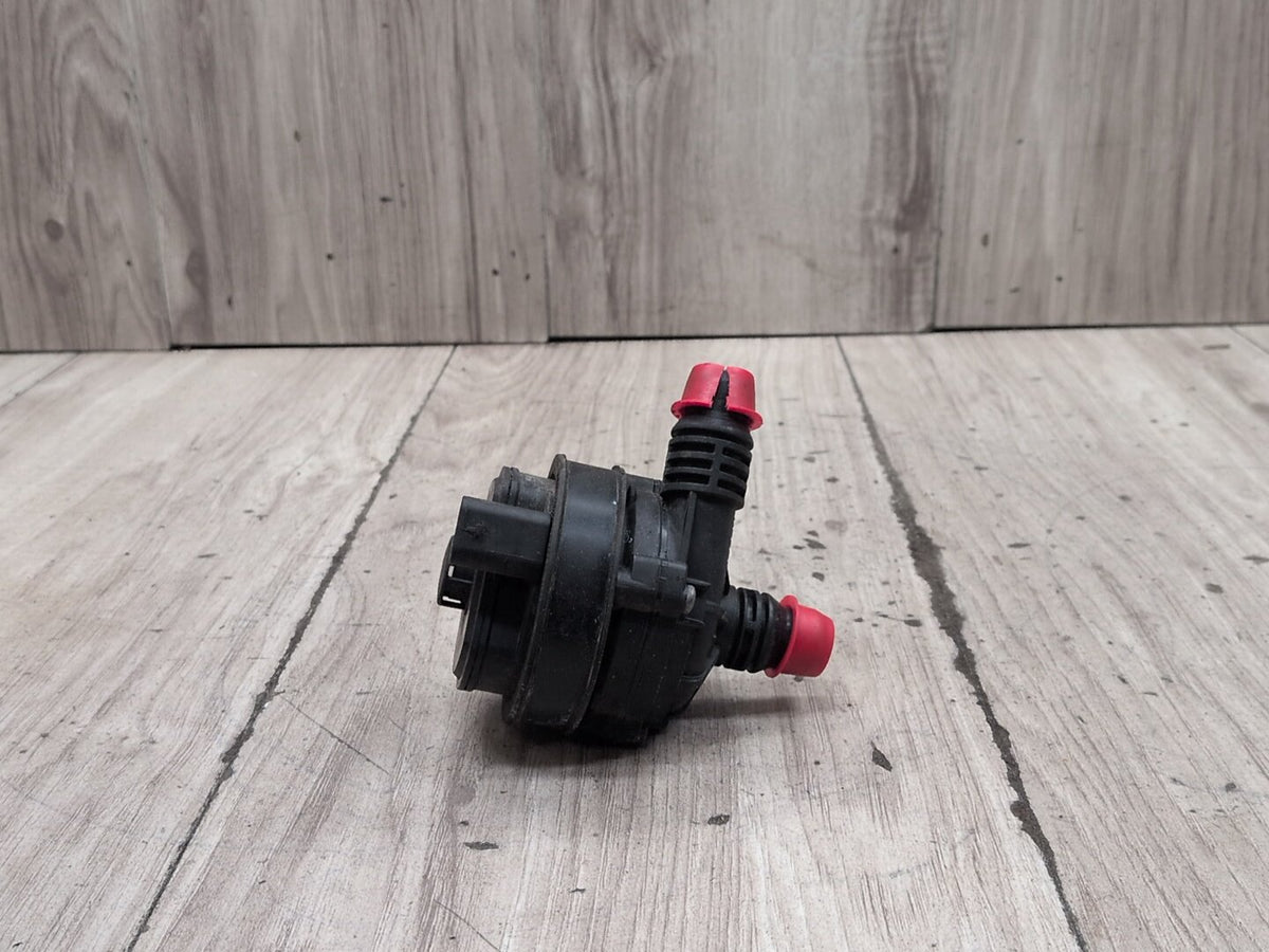 *OEM BMW G01 G05 G20 G22 G30 G42 G80 G82 G83 M3 M4 Engine Auxiliary Water Pump