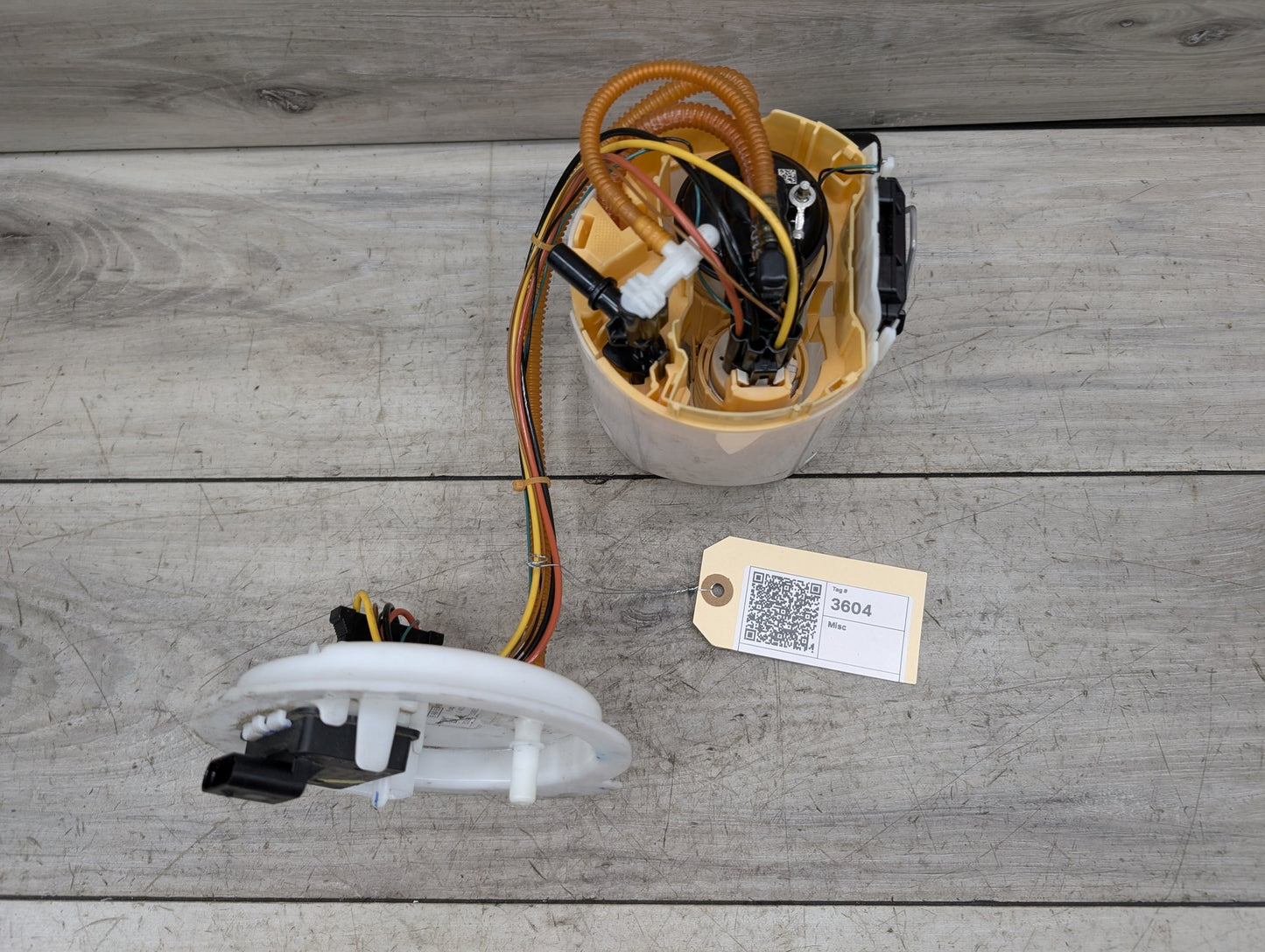 19-25 OEM BMW G05 G06 G07 X5 X6 X7 Rear Gas Tank Fuel Pump Sending Unit B58