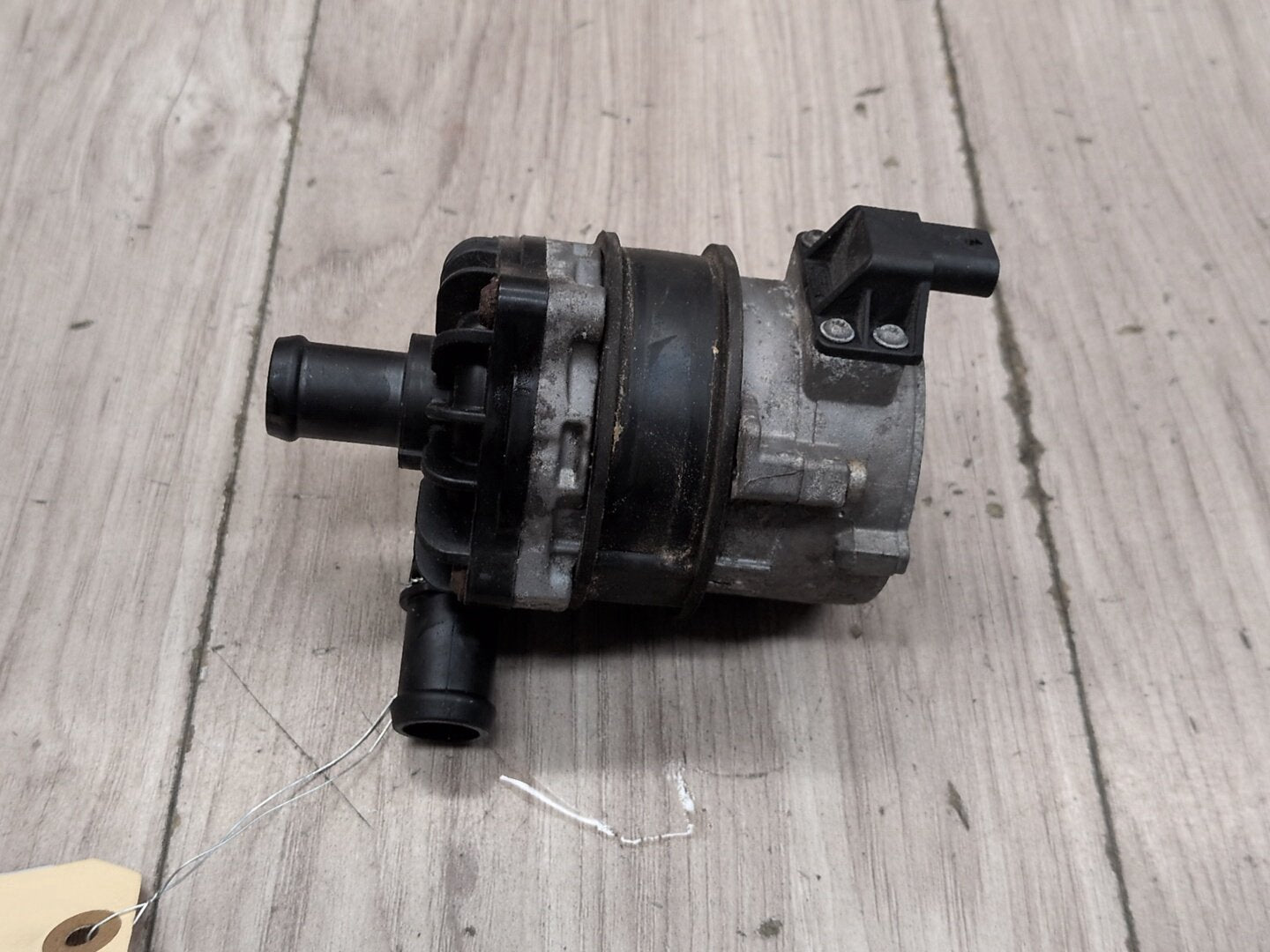 2008 - 2017 Audi S5 8T Engine Motor Cooling Auxiliary Water Pump 8K0965567