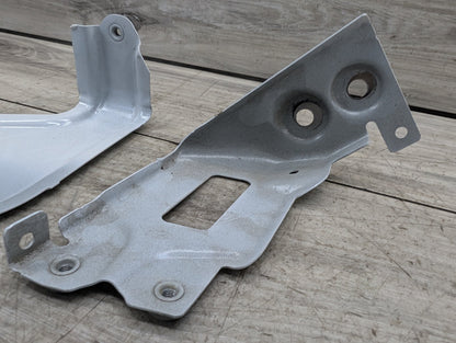 2019 - 2026 BMW X5 G05 Front Right Passenger Fender Brackets SET 7418220 B58B30M1