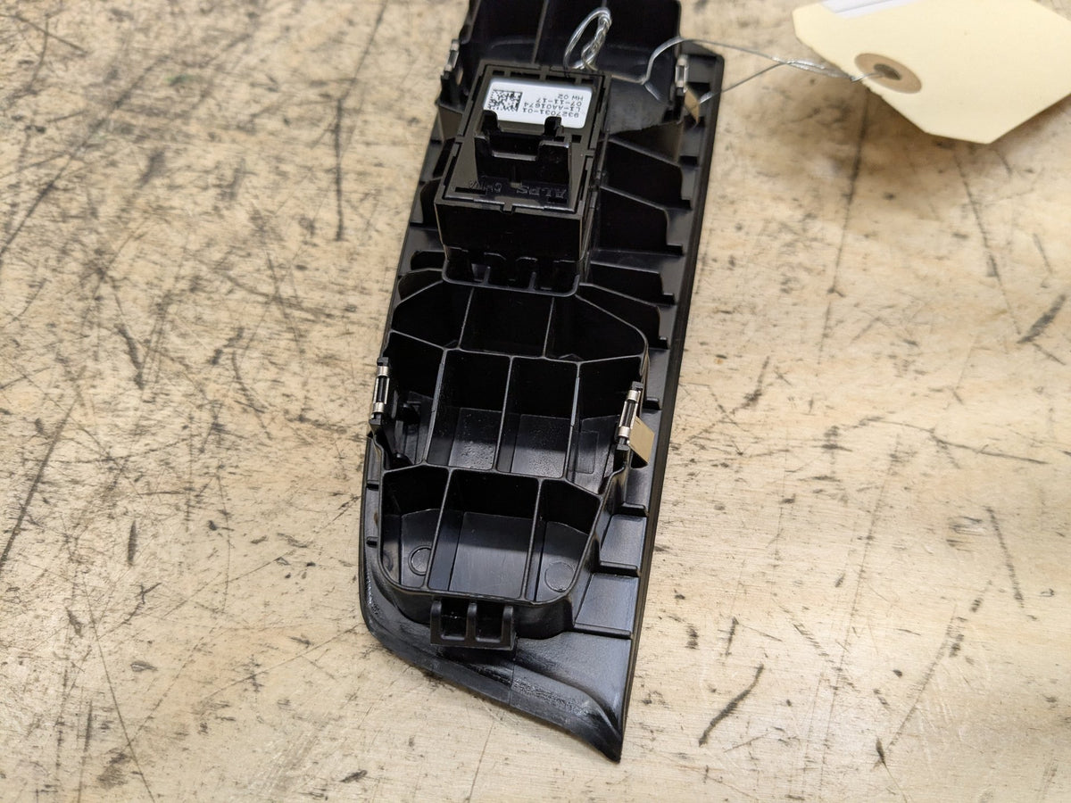 2018-2023 BMW M550i G30 Front Right Passenger Door Master Window Switch OEM
