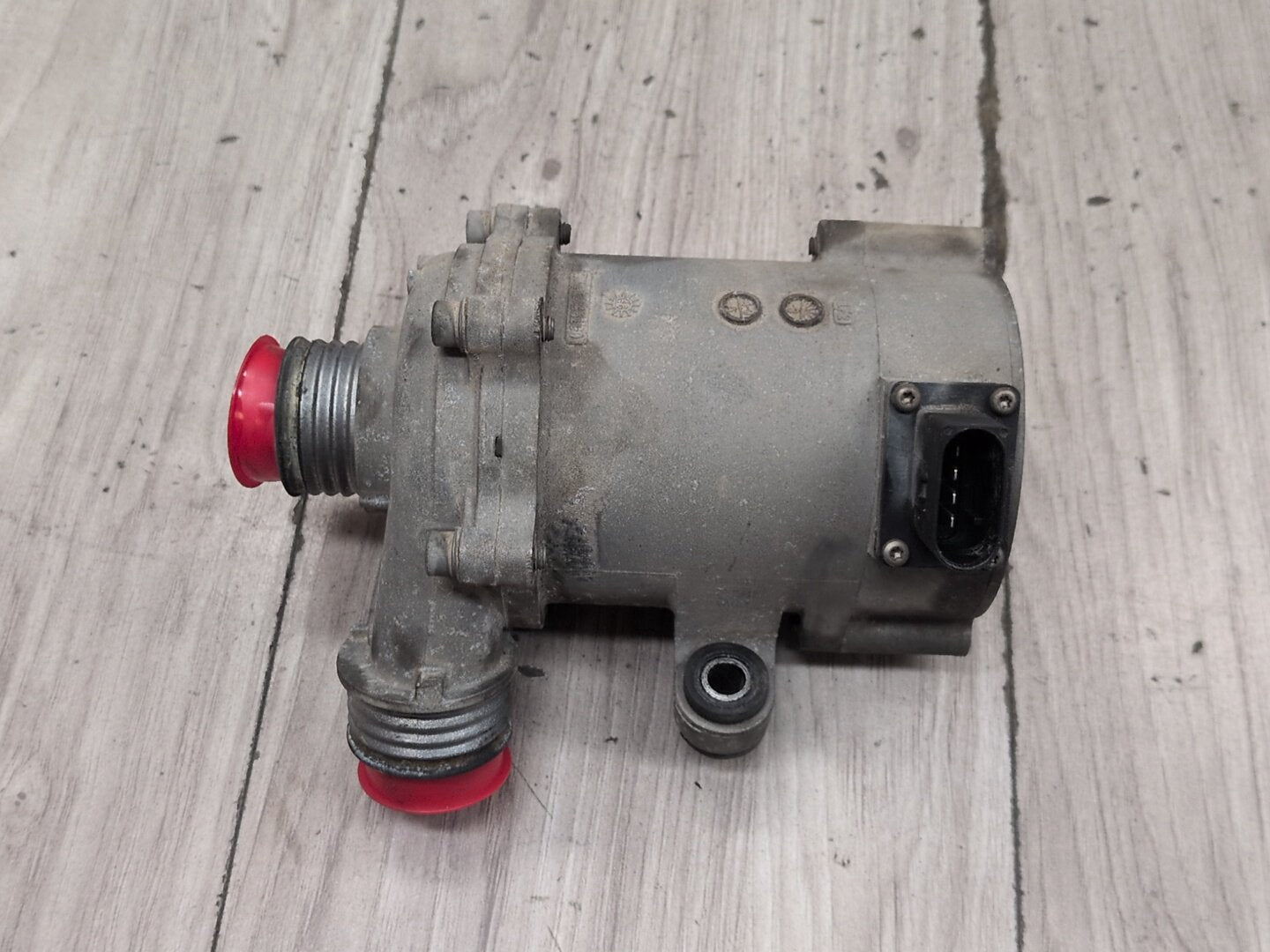 2012-2018 BMW F30 320i N20B20U0 Engine Motor Cooling Auxiliary Water Pump 7597715