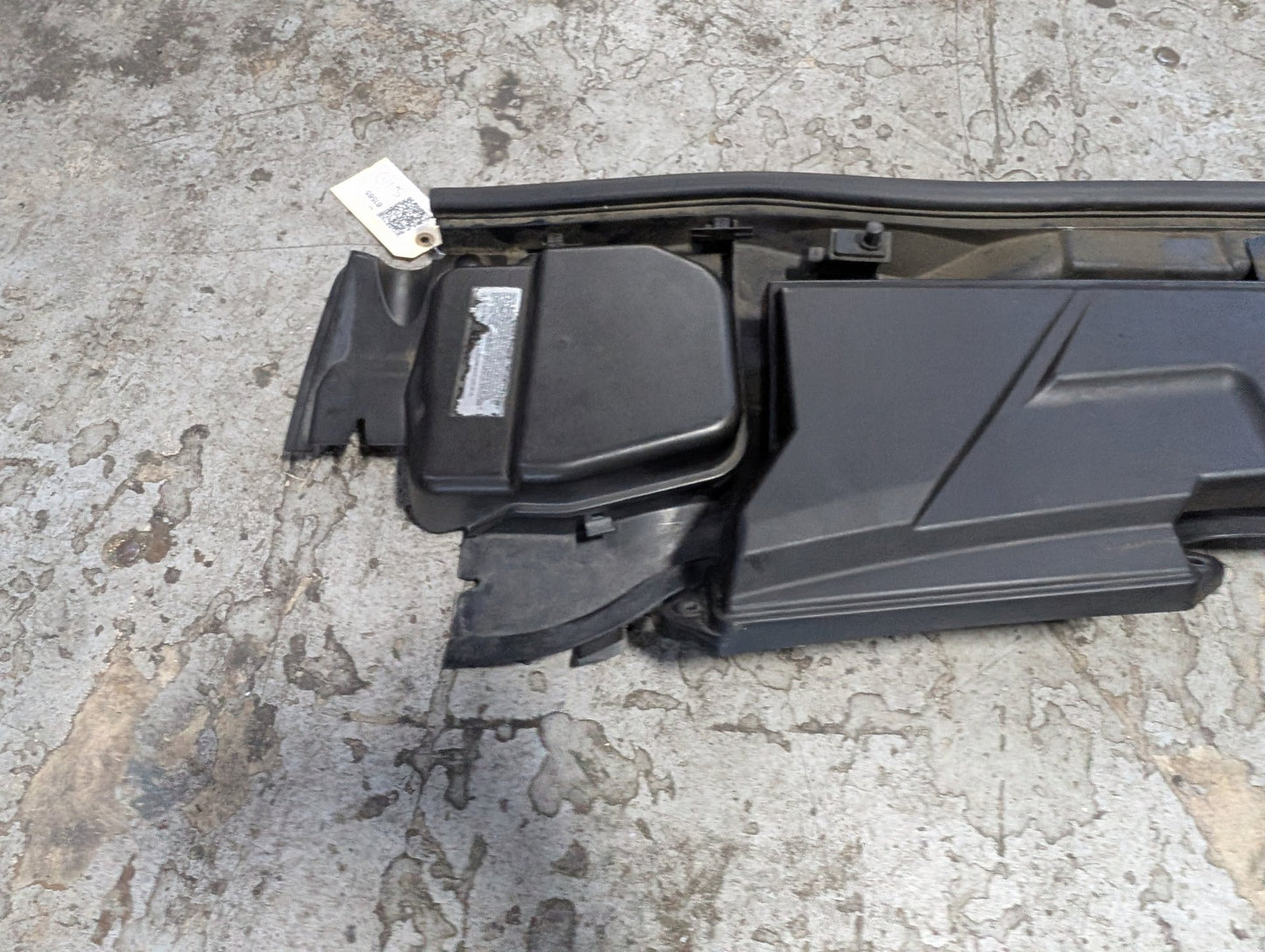 06-13 OEM BMW E90 E92 E93 328 335 Cabin Air Filter Cowl Housing Lower Upper SET