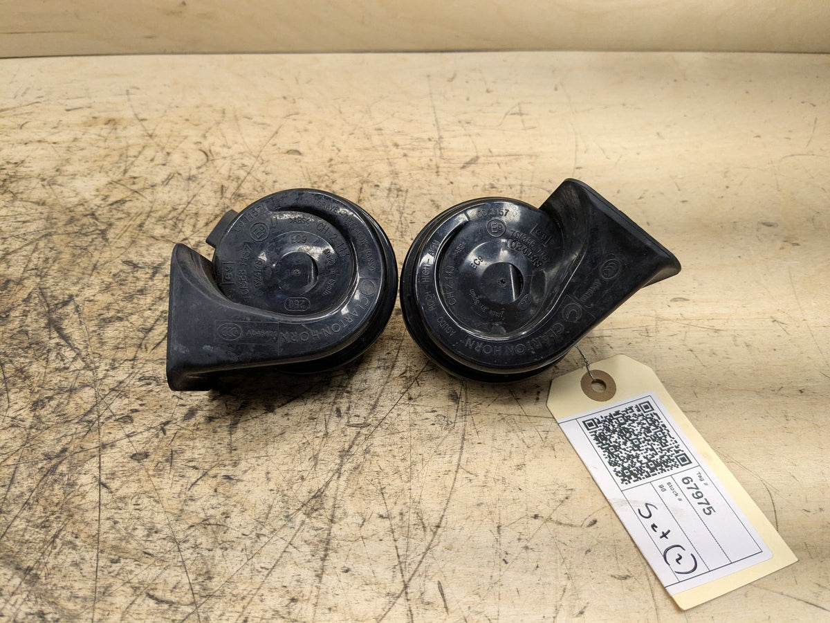 2008-2013 BMW 135i E88 Alarm Horns SET 7192551 OEM