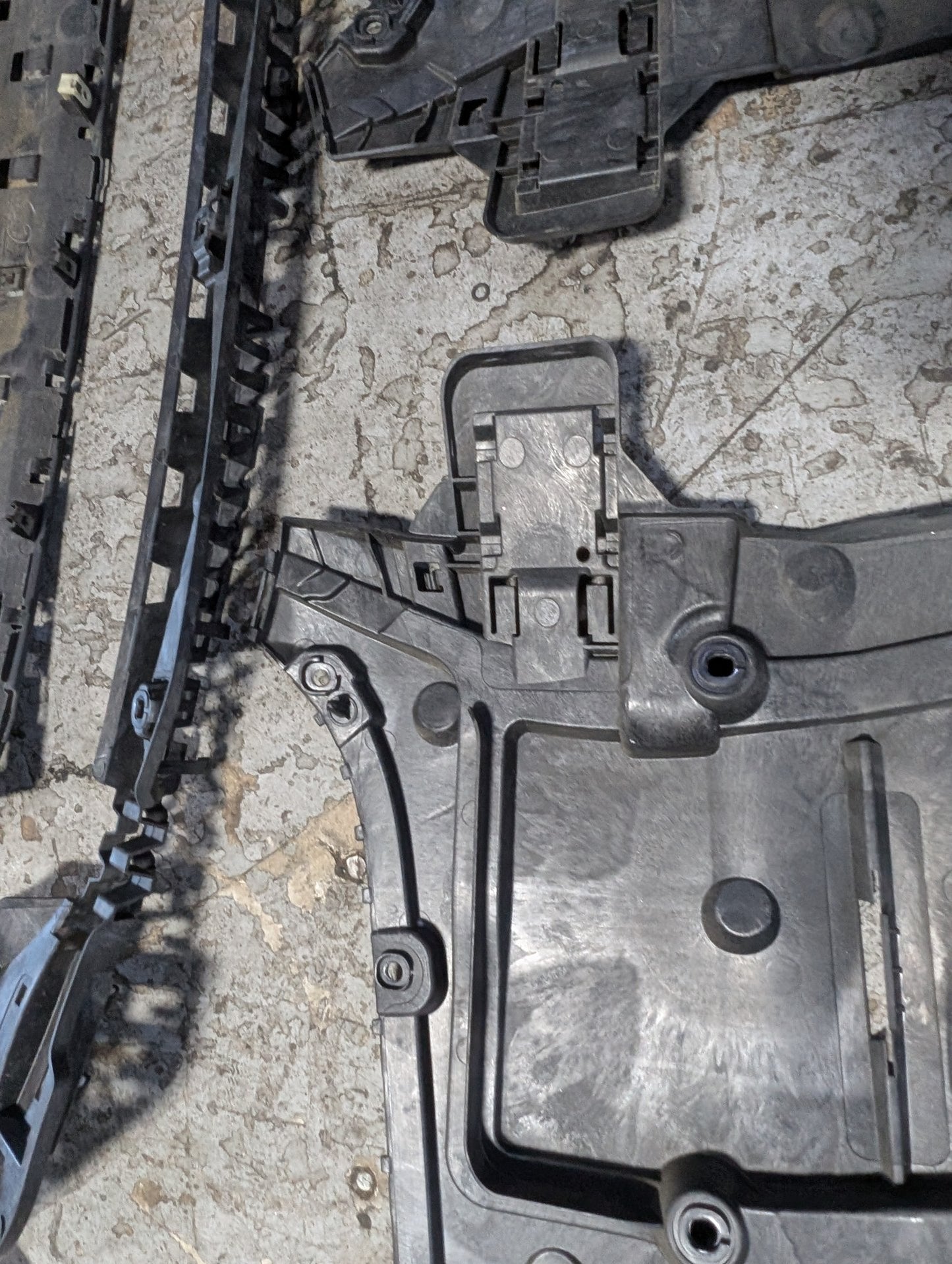 2017-2023 BMW 530i G30 Rear Left Right Center Bumper Support Brackets SET 7387296