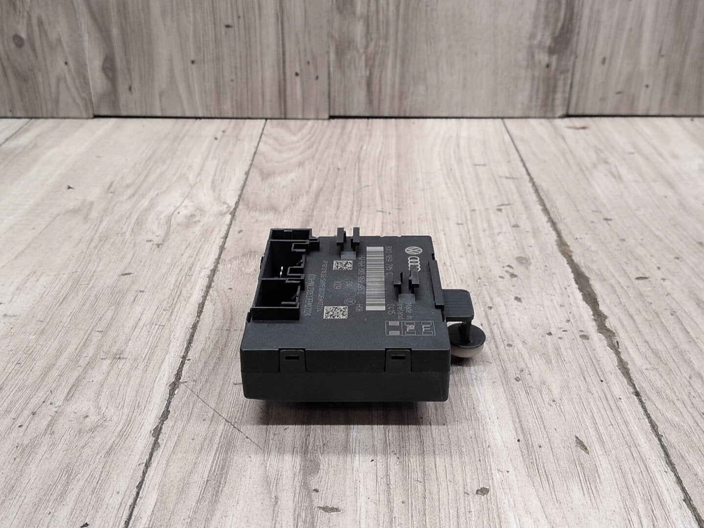 2018 Audi Q3 8U Rear Left or Right Window Door Control Module Module 8X0959795C
