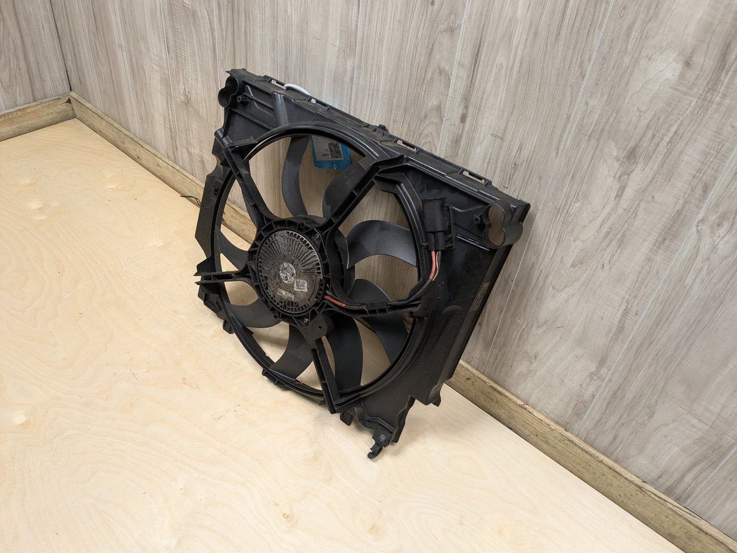 2008-2010 BMW 535i E60 Radiator Fan Shroud Housing w/ Motor 7603658 850w