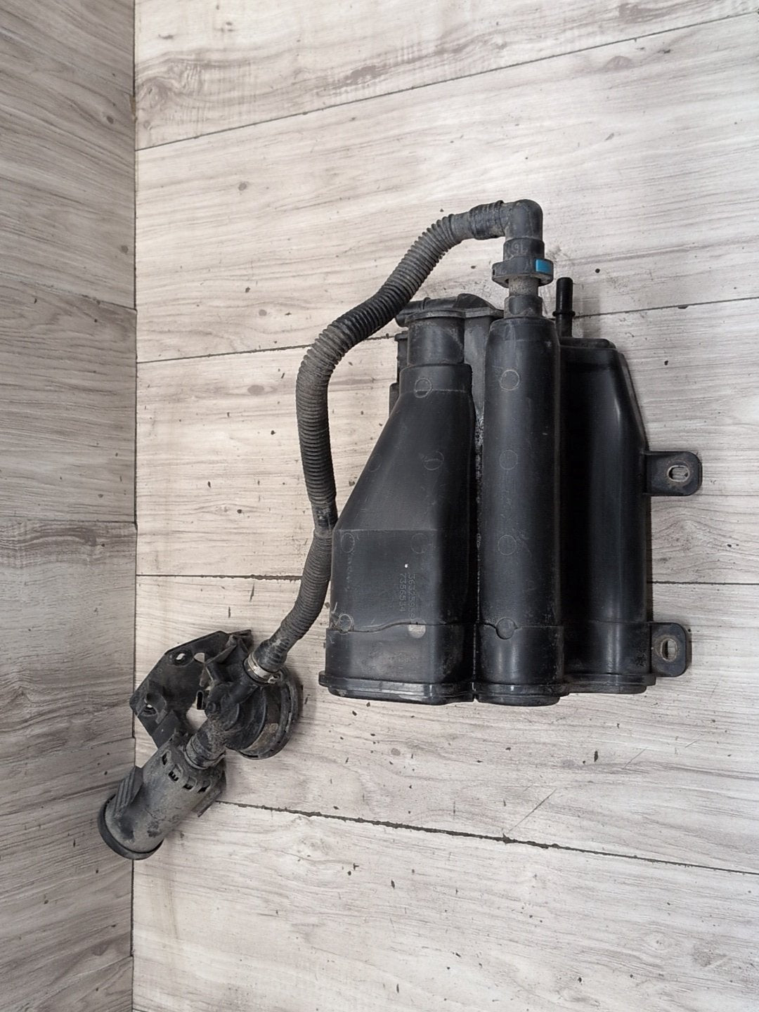 OEM BMW G11 G12 740 750 M760 Charcoal Filter Fuel Tank Vapor Evaporator Canister