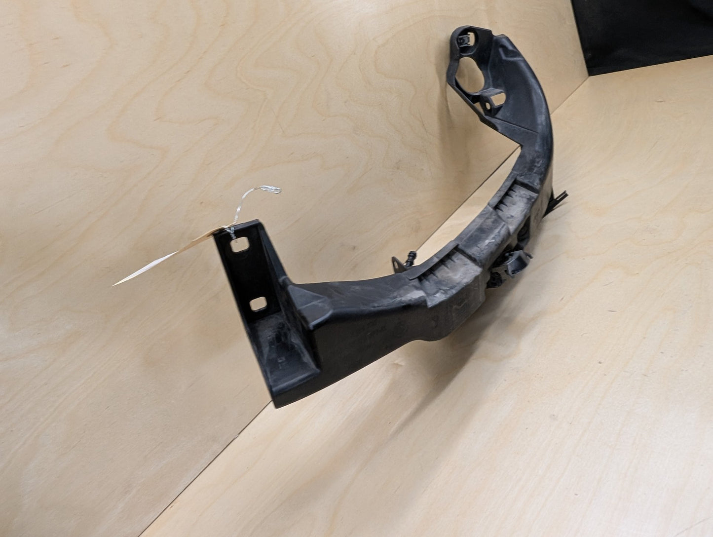 2007-2013 BMW 328i E93 Left Driver Headlight Bracket 7154723