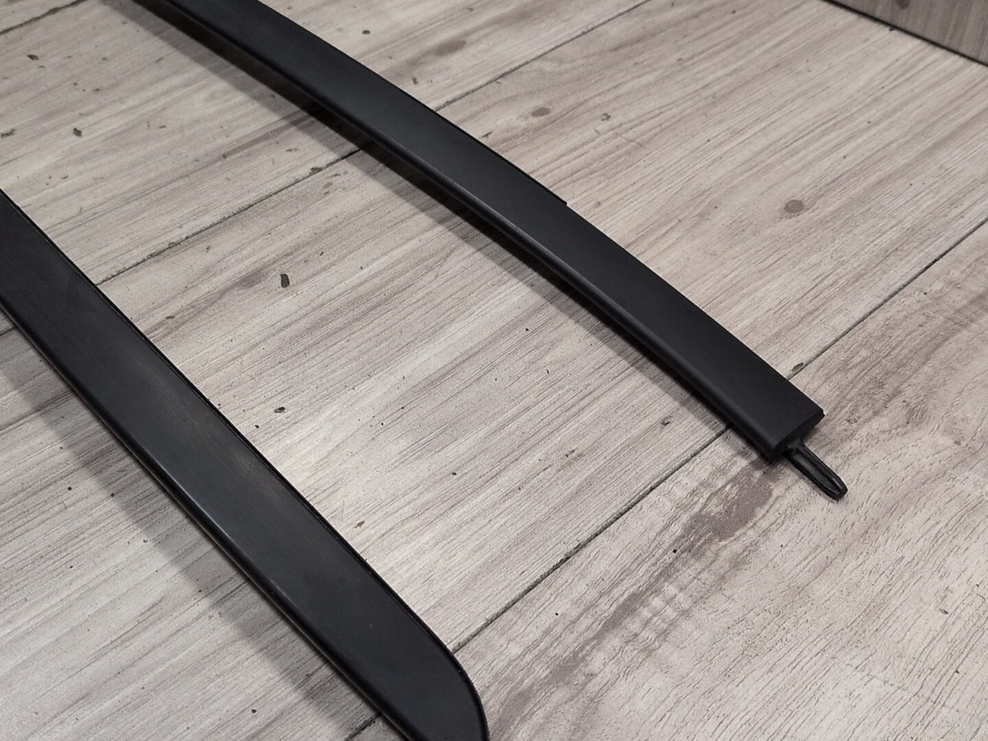 2014-2018 BMW X5 F85 Front Left Right Side Windshield Drip Trim Molding SET 7462205