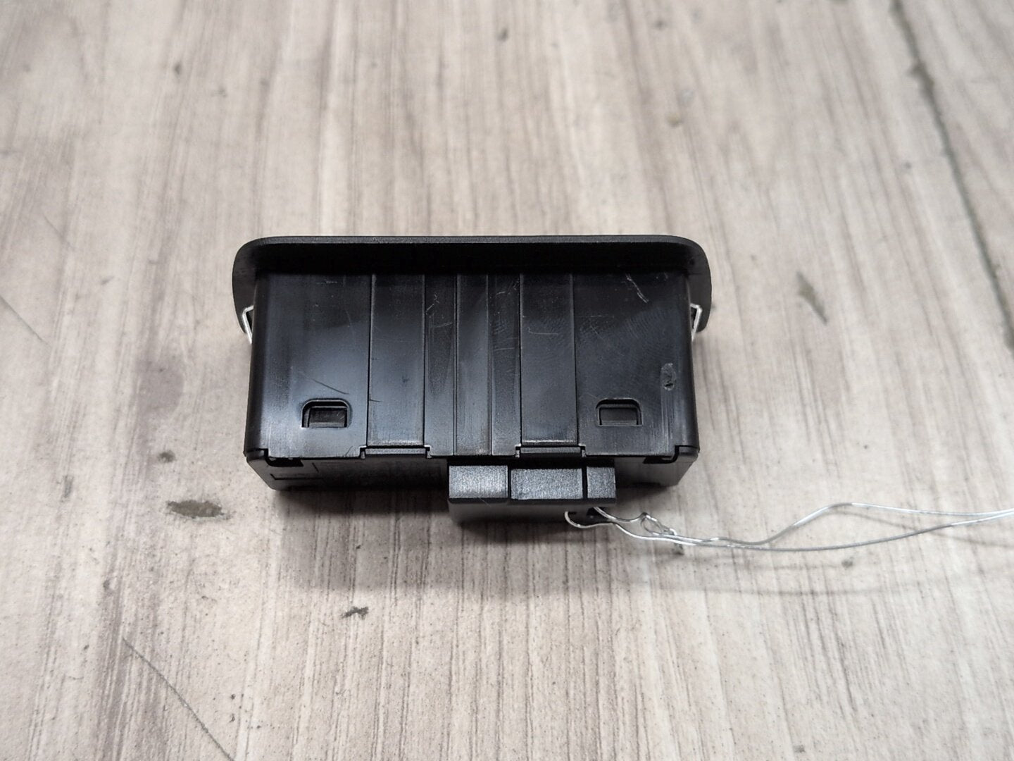 OEM BMW F02 F10 F15 F48 F90 G01 G20 G30 G80 X3 Rear Trunk Lid Center Lock Switch