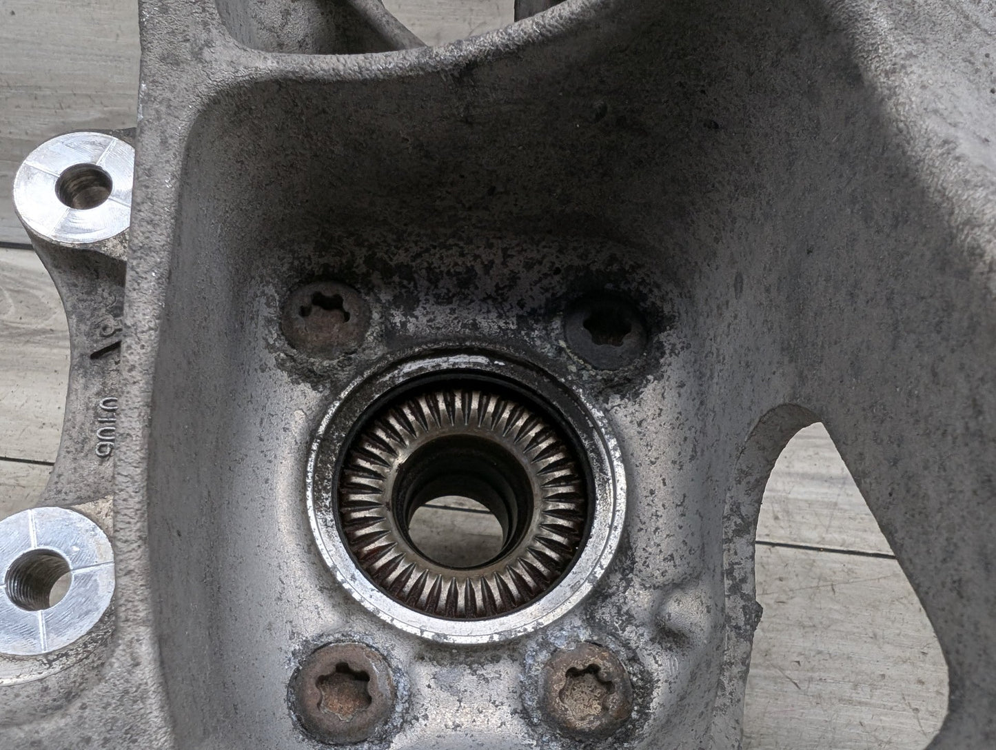 2016-2022 BMW 750Li G12 Rear Left Driver Spindle Knuckle w/ Bearing 6861135