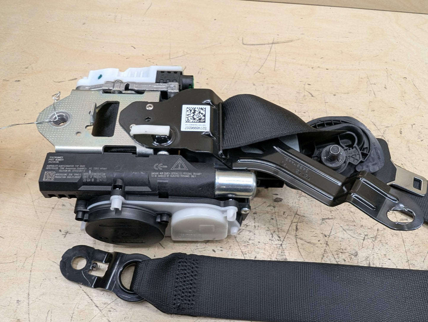 2018-2024 BMW X3 G01 Front Right Passenger Seatbelt Seat Belt Retractor 7469962