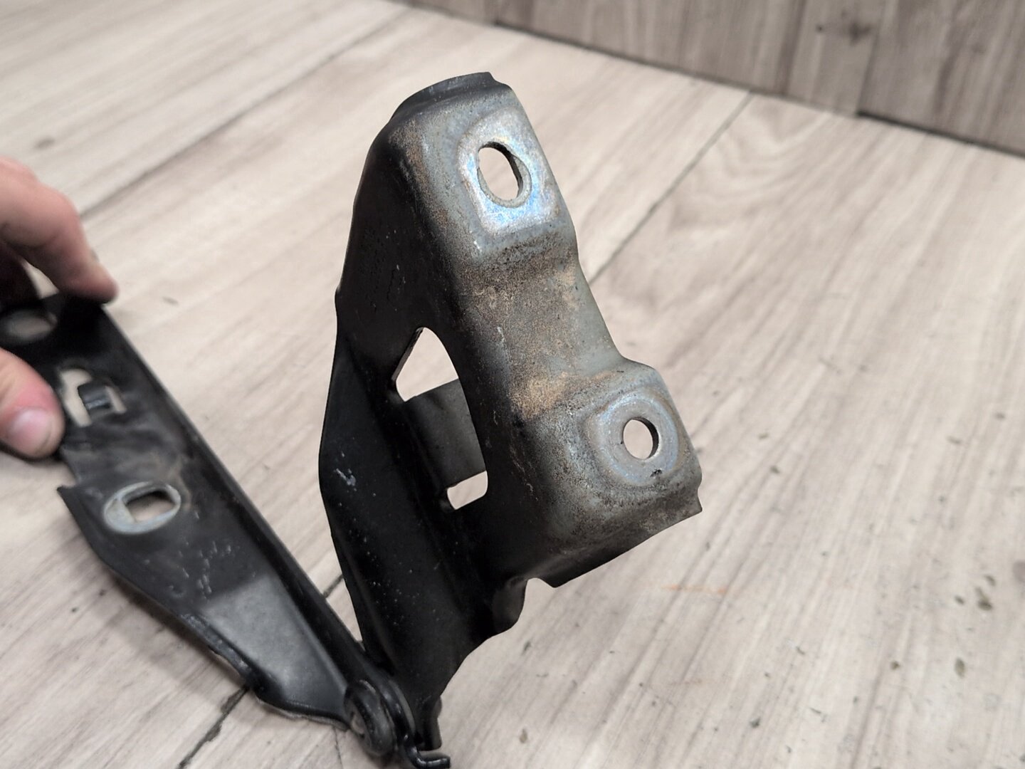 2008-2017 Audi S5 8T Hood Bonnet Hinges SET 8T0823301E