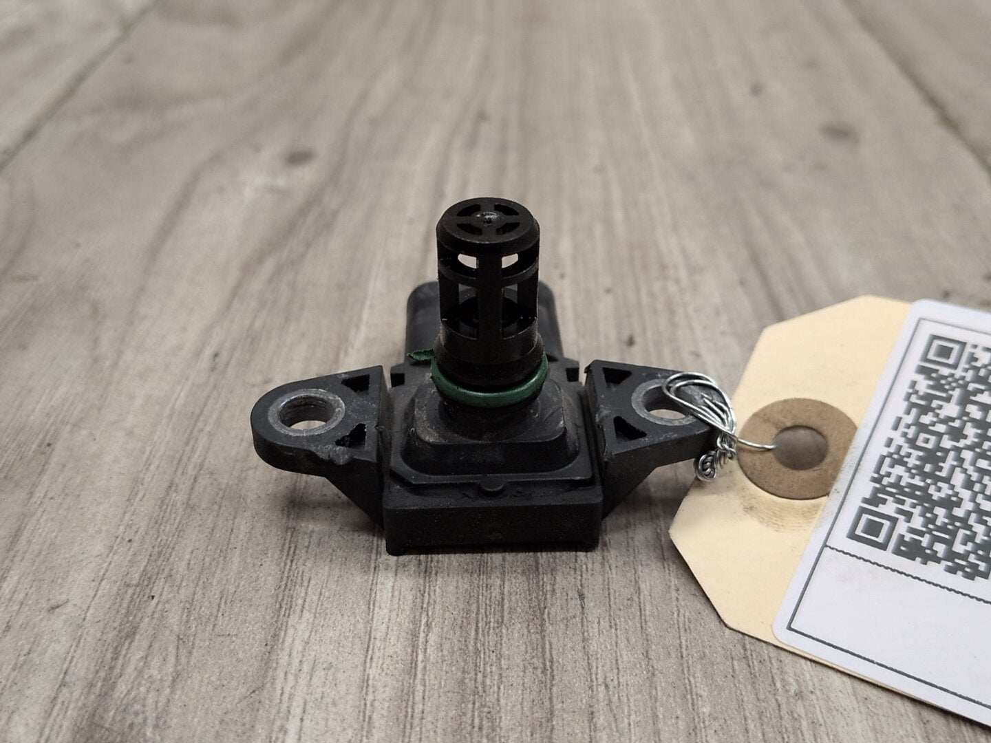 2013 - 2019 BMW 750i F01 Manifold Absolute Pressure (MAP) Sensor 7599042 N63B44O1