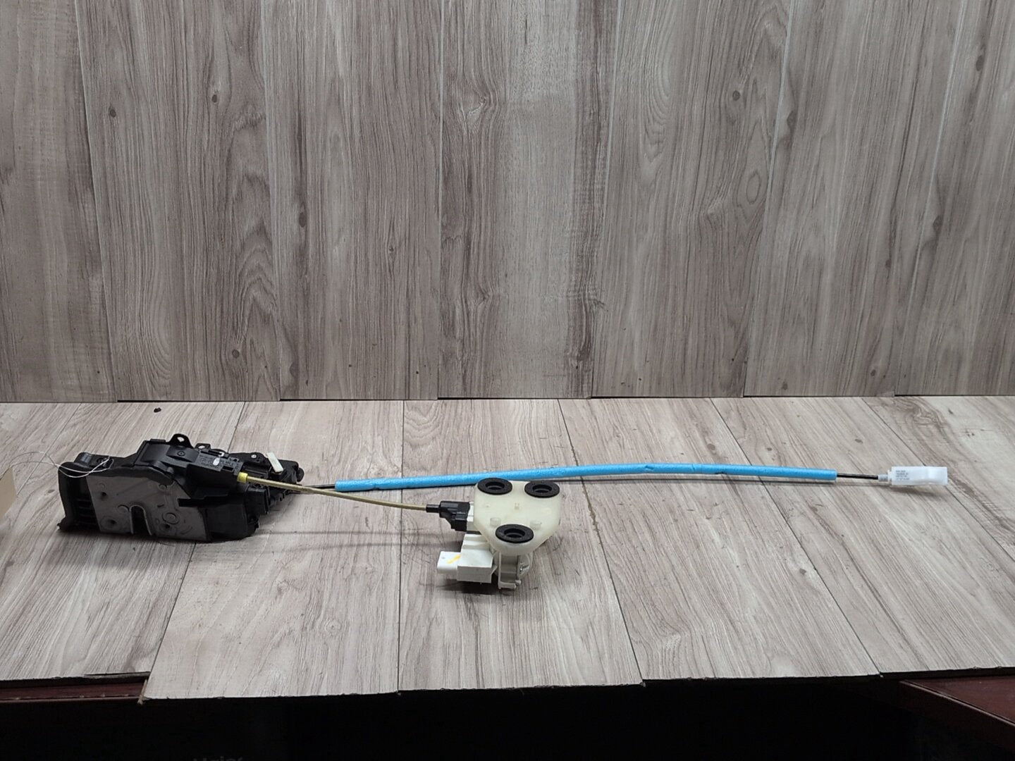 2014 - 2018 BMW X5 F85 Front Right Passenger Door Latch Lock Actuator w/ Soft Close 7419840 S63B44T2