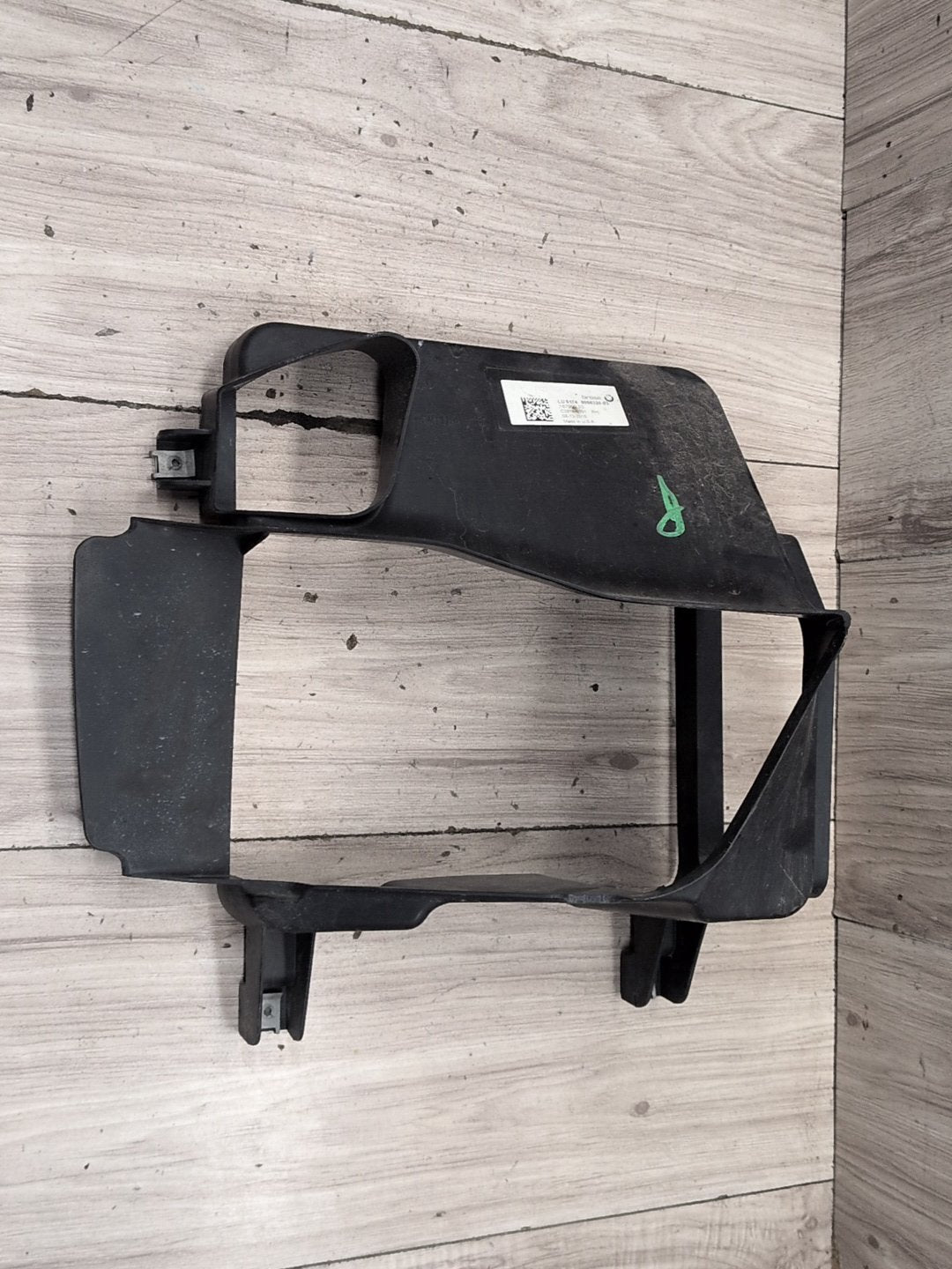 2015-2018 BMW X5 F85 Right Passenger Secondary Auxiliary Radiator Air Duct 8056320