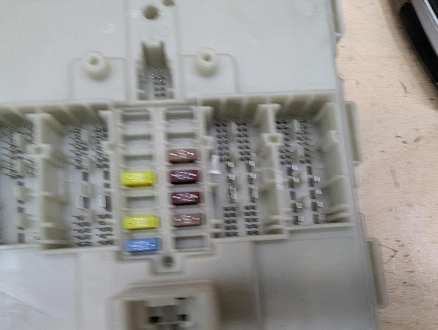 2018-2024 BMW X3 G01 Bdc Body Domain Fem Control Module w/ Key 8715809