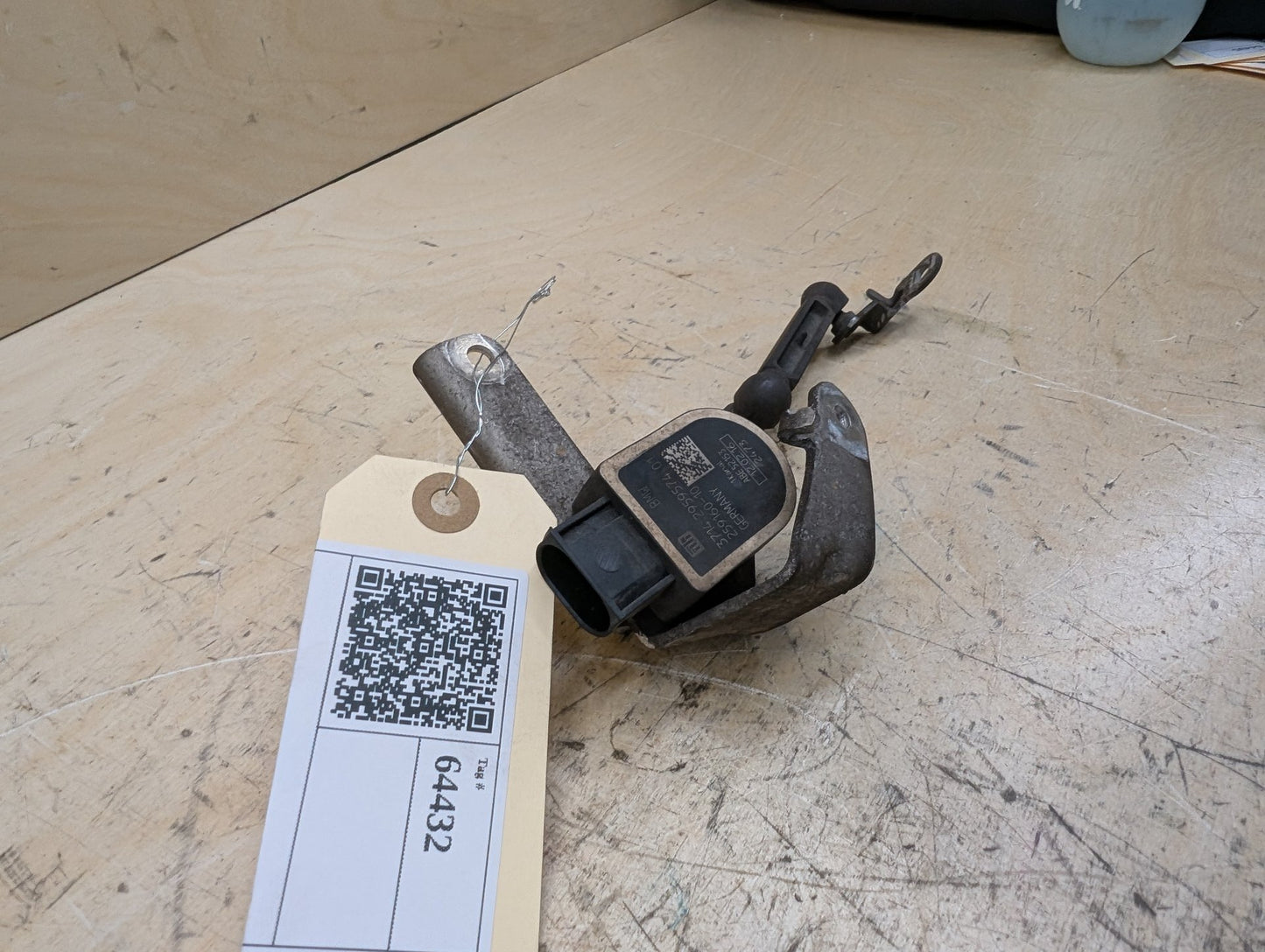 2016-2022 BMW 750i G12 Suspension Height Level Sensor 2959574