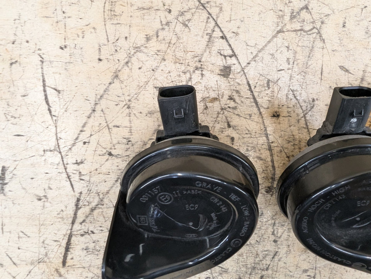 2019-2026 BMW X5 G05 Alarm Horns SET 7342945 OEM