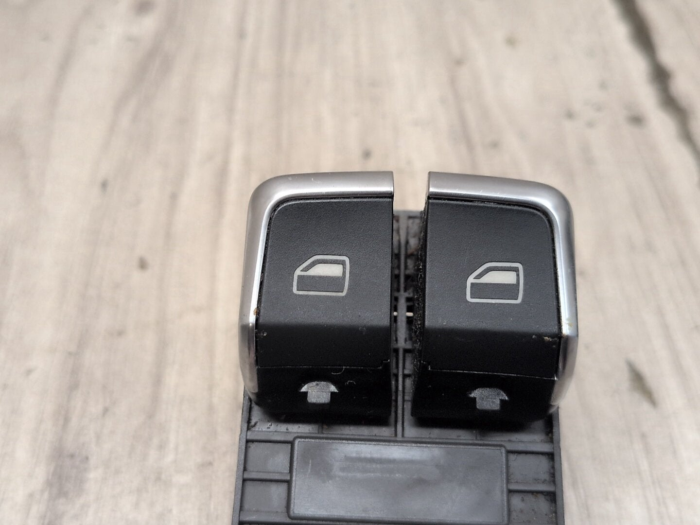 2015-2018 Audi Q3 8U Front Left Driver Door Master Window Switch 8U0959851