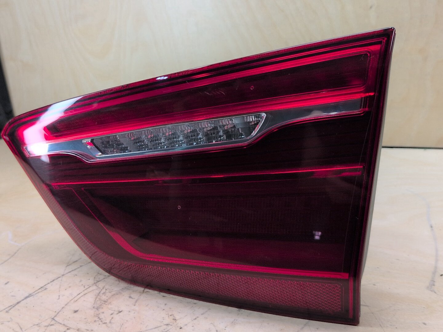 15-19 OEM BMW F16 F86 X6 X6M Rear Right Passenger Inner Liftgate Stop Tail Light