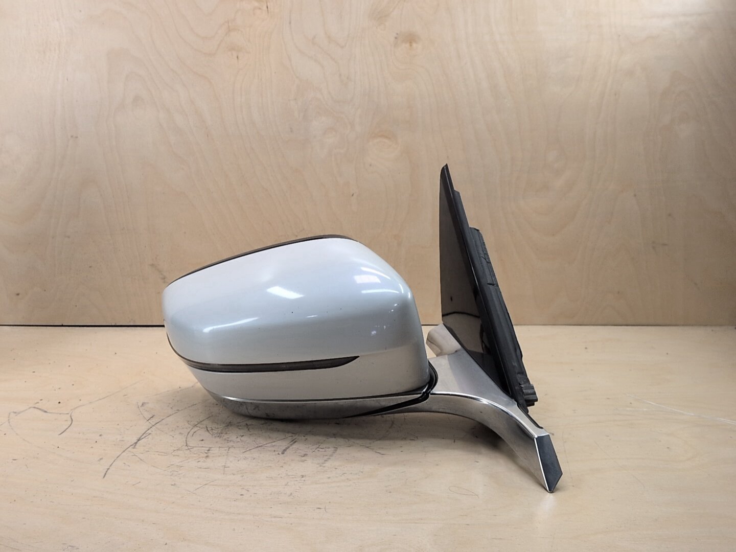 16-22 OEM BMW G12 740 Front Right Passenger Side Mirror Heated w/ Camera White A96