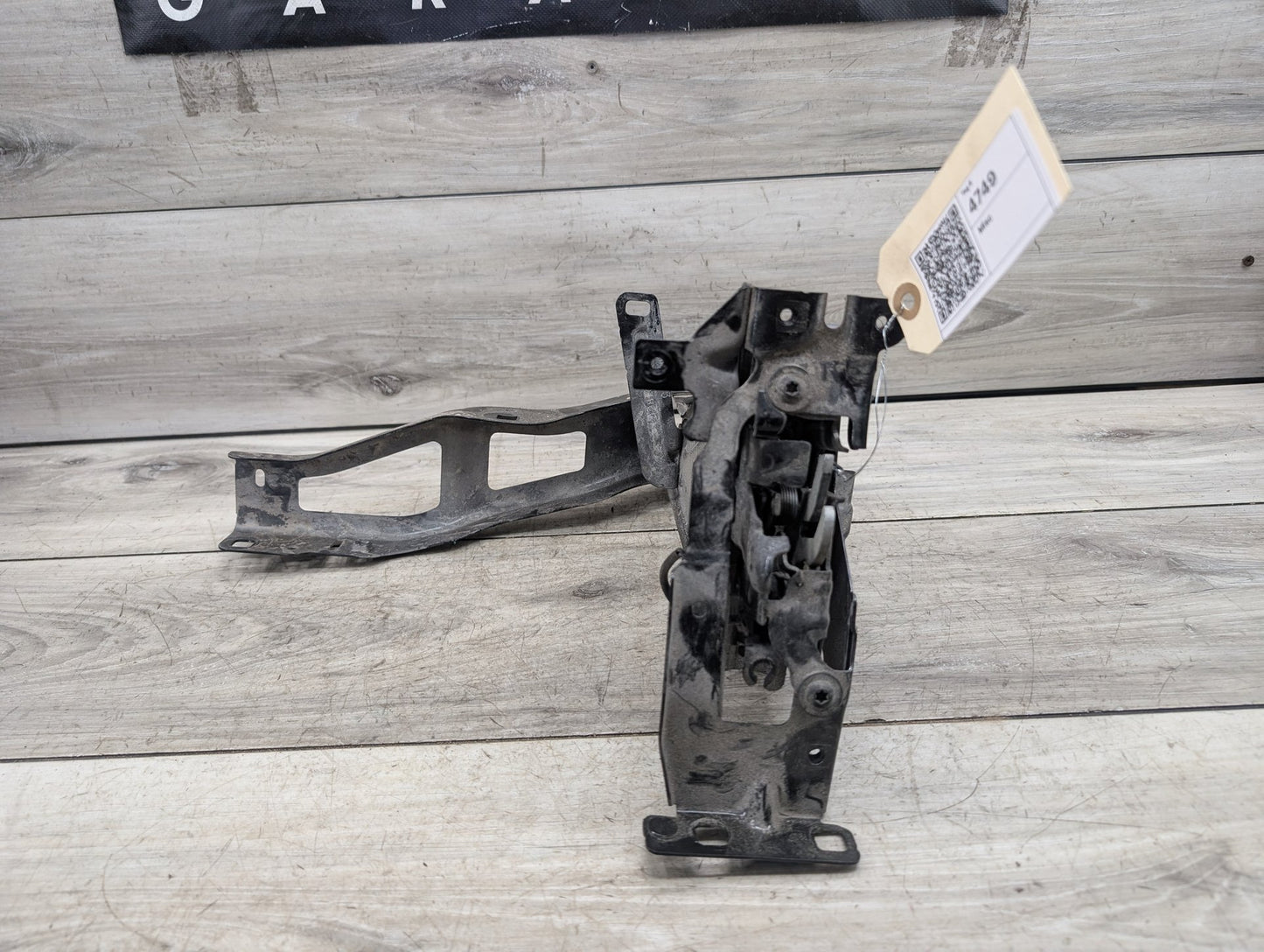 2018 - 2024 BMW X3 G01 Left Driver Headlight Bracket 7400113 B46B20O1