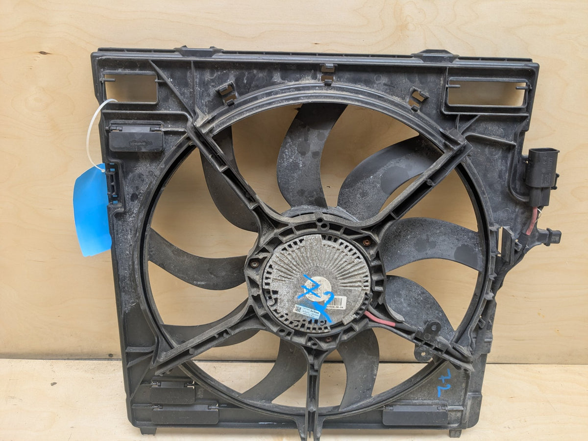 2015-2018 BMW X5 F85 Radiator Fan Shroud Housing w/ Motor 7647371