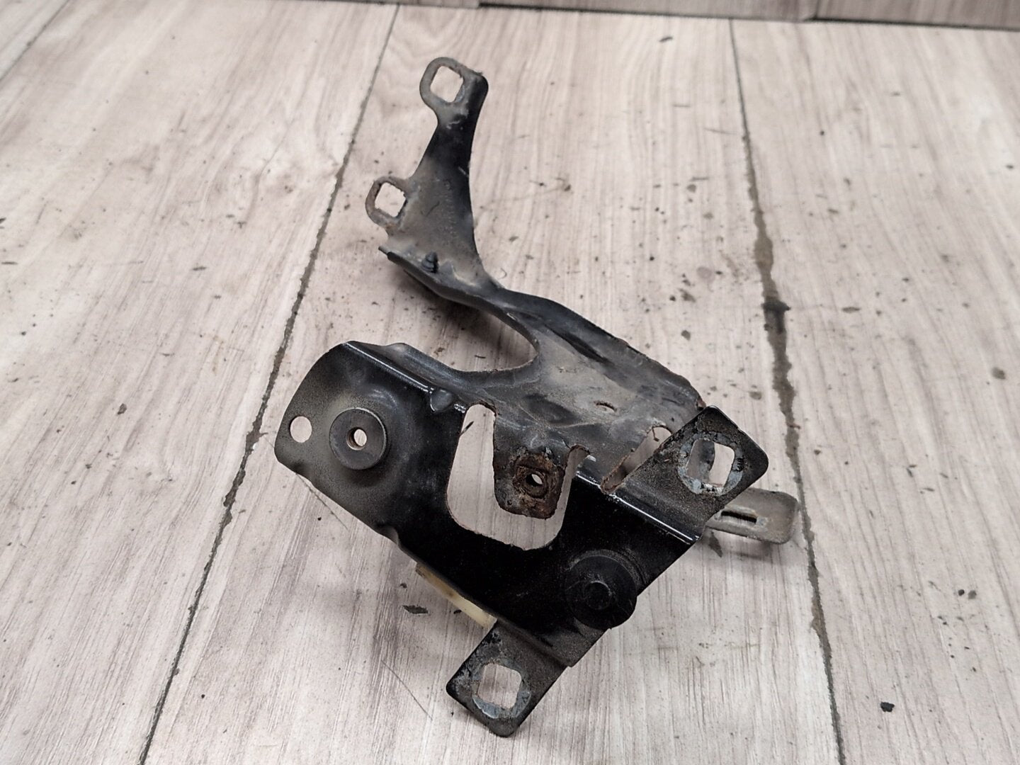 2016-2022 BMW 750i G12 Front Left Driver Fender Brackets SET 7413401 OEM