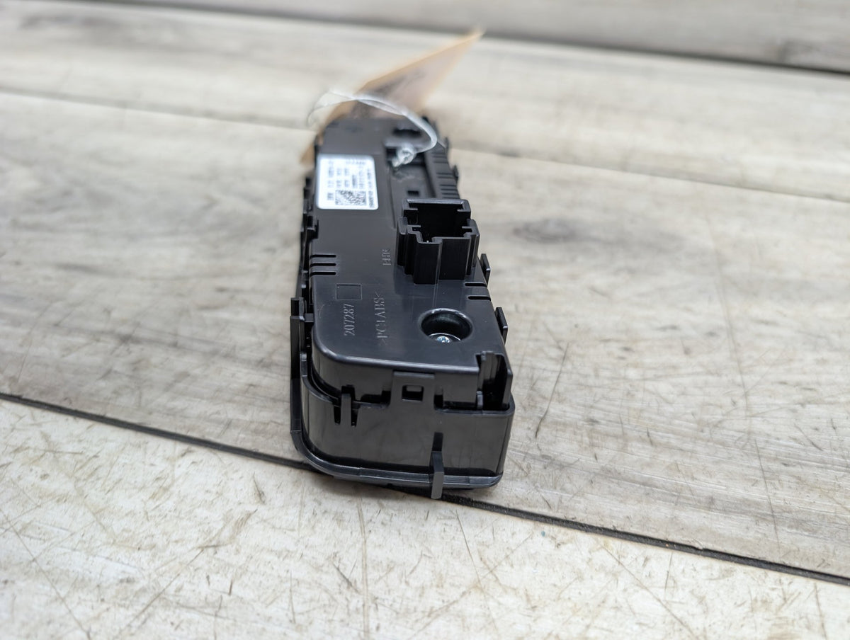 OEM BMW G01 G02 F97 F98 X3 X4 AC Rear Heater Climate Control Switch Panel