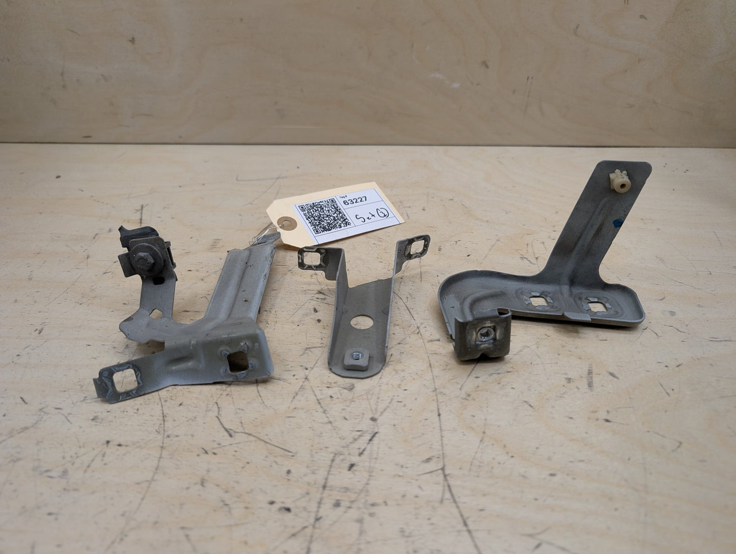 12-20 OEM BMW F30 F32 F33 F36 Front Left Driver Fender Wing Holder Bracket SET