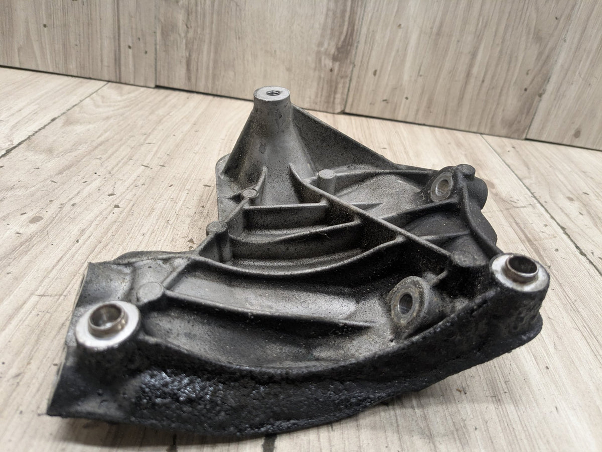 07-13 OEM BMW E88 E90 E92 E93 335 AC Climate Compressor Support Mount Bracket