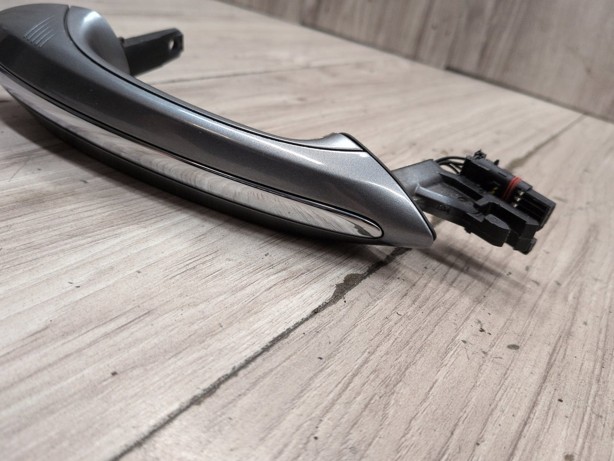 2011-2016 BMW M5 F10 Front Left Driver Door Handle w/ Comfort Access 7305284
