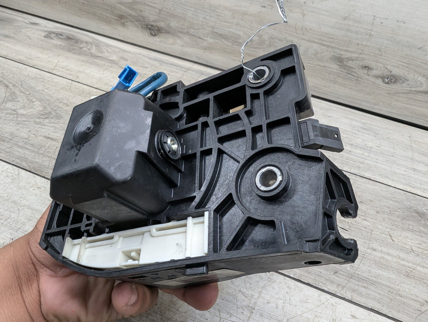 2008-2013 BMW 128i E82 Transmission Switch Shifter Assembly 7565573