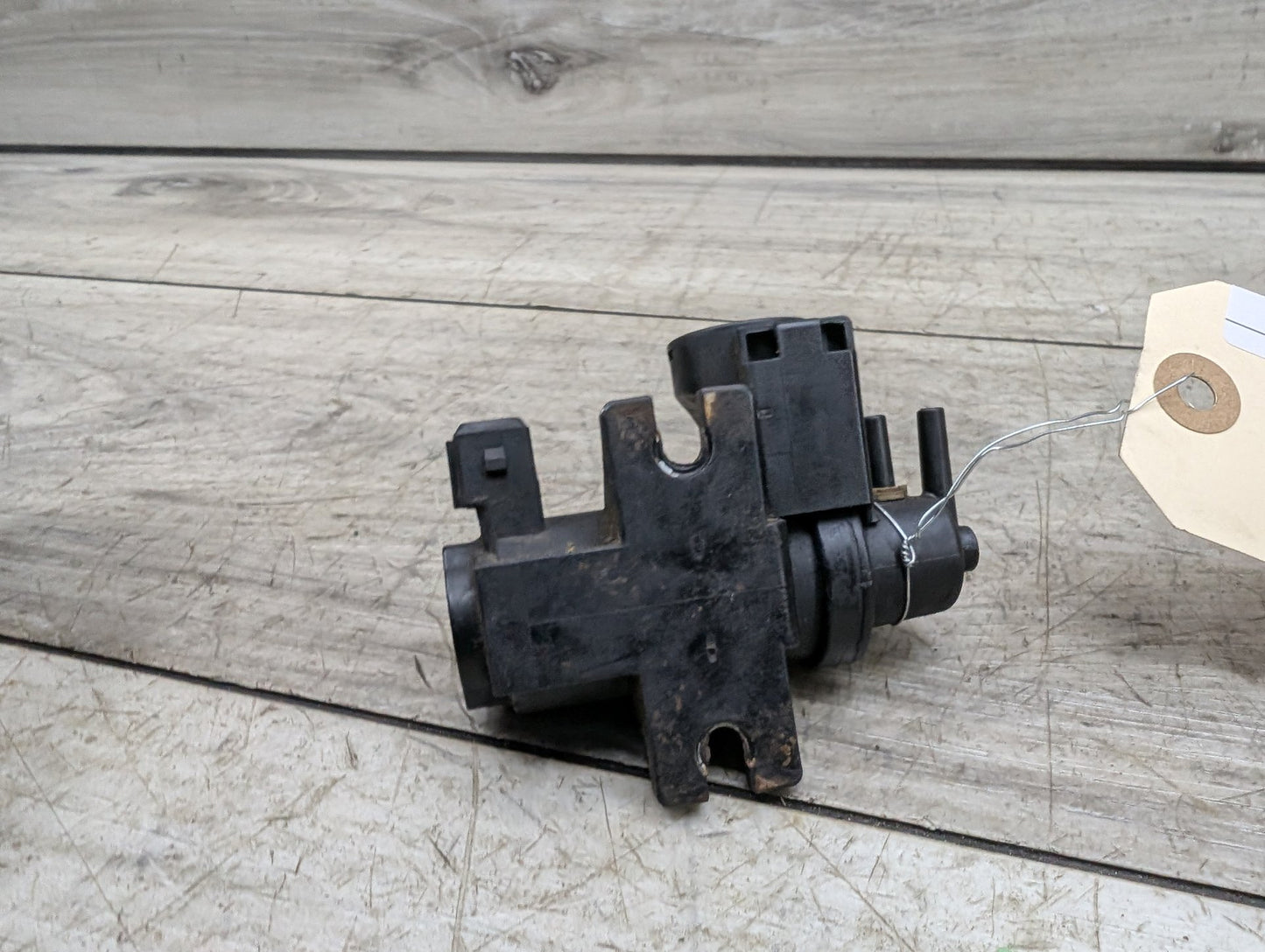 2014 - 2018 BMW X5 F15 Turbo Boost Pressure Solenoid Valve 7626351 N63B44O1